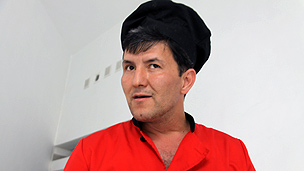 Оқои Шамсиев мегӯяд, ки дар посгоҳҳо танҳо пулиси нозири роҳ ҳаққи бозрасии мадорики ронандаҳоро дорад Оқои Шамсиев мегӯяд, ки дар посгоҳҳо танҳо пулиси нозири роҳ ҳаққи бозрасии мадорики ронандаҳоро дорад