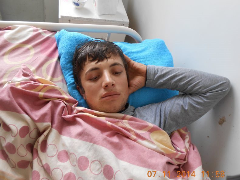 Пардаи гӯши Саидалӣ Ҳақбердиев аз зарбу лати кормандони комиссариати ҳарбӣ даридааст