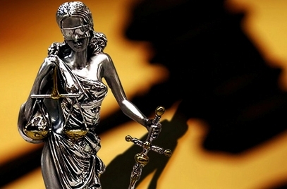 Писаратонро муфаттиши маҳбас куштааст