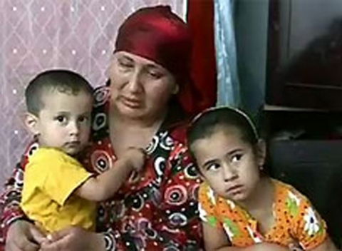 Пардохти ҷарима ба хонаводаи як қурбонии шиканҷа дар Тоҷикистон