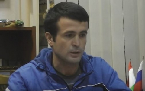 Муҳоҷир: Пулис поямро шикаста, се рӯз дар камера нигоҳ дошт