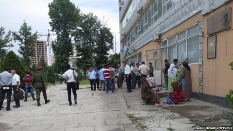 Усмоналӣ Ғайратов гуноҳашро қисман ба дӯш гирифт